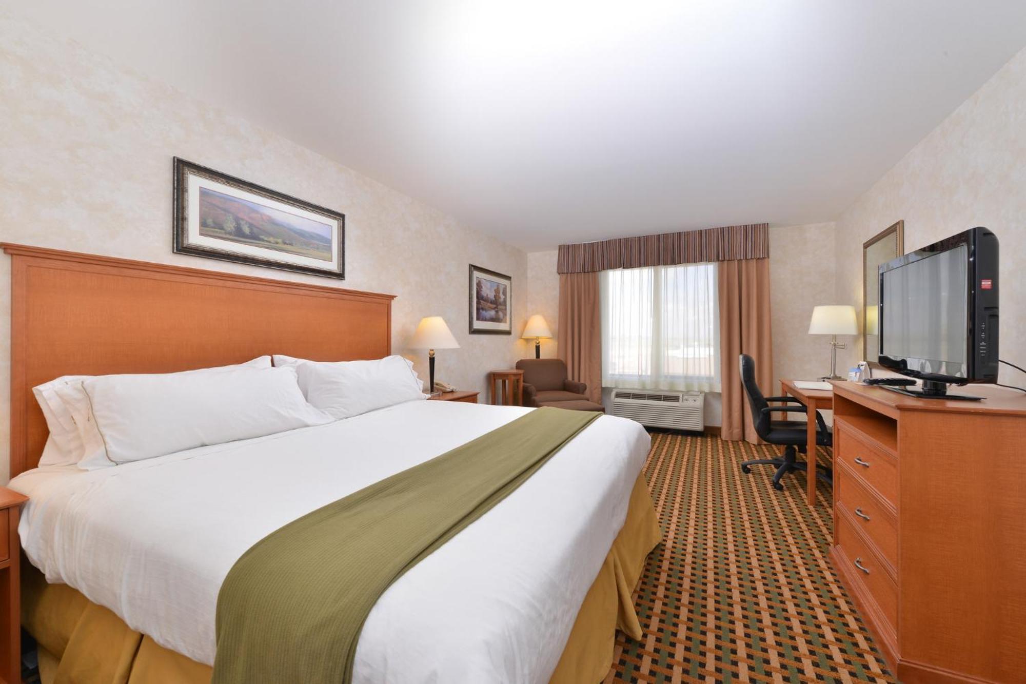 Express By Ihg Hotel 3*
